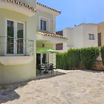 Вилла 5 Bed With Pool In Cerros De Aguila