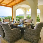 Вилла 5 Bed With Pool In Cerros De Aguila *