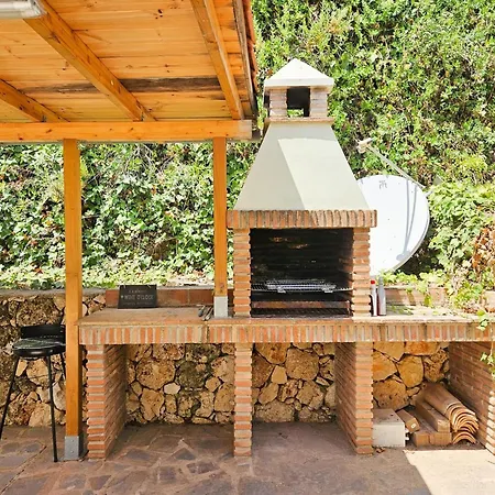 Вилла 5 Bed With Pool In Cerros De Aguila