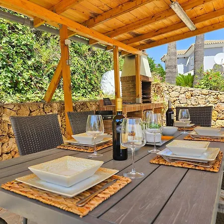 5 Bed With Pool In Cerros De Aguila 别墅 *