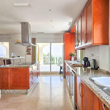 5 Bed With Pool In Cerros De Aguila Villa Fuengirola
