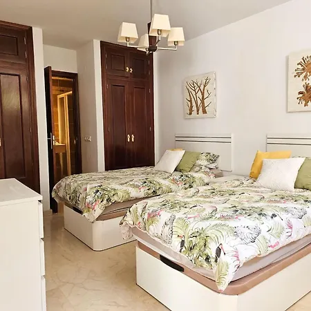 Villa 5 Bed With Pool In Cerros De Aguila