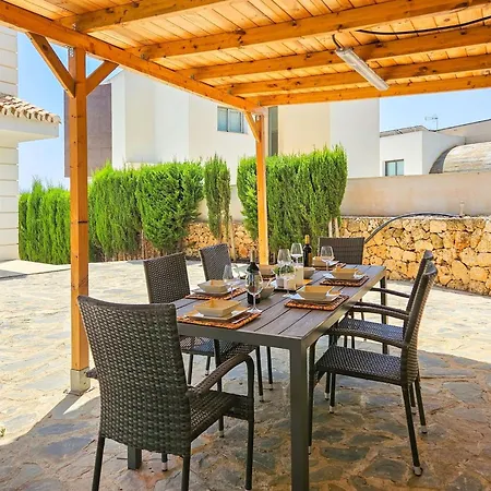 Villa 5 Bed With Pool In Cerros De Aguila Fuengirola