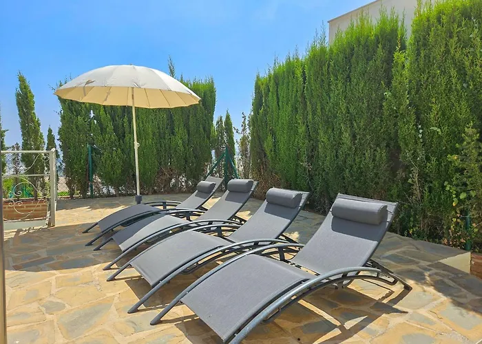 5 Bed With Pool In Cerros De Aguila 别墅 *