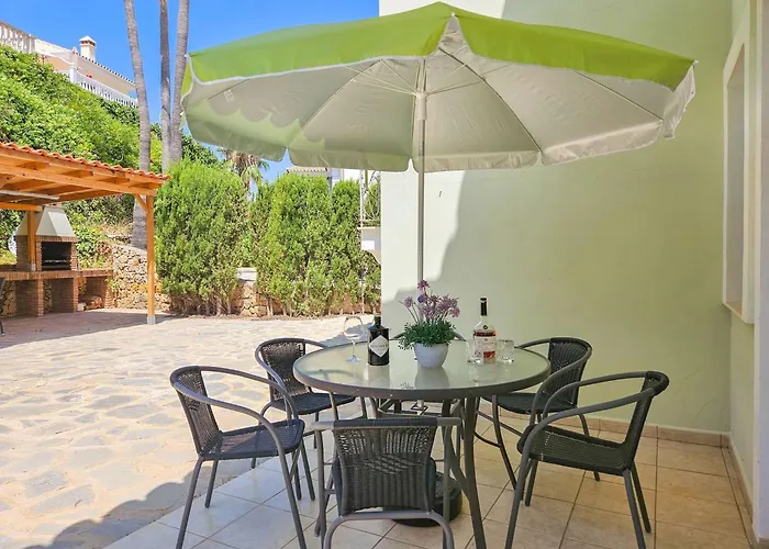 5 Bed With Pool In Cerros De Aguila *