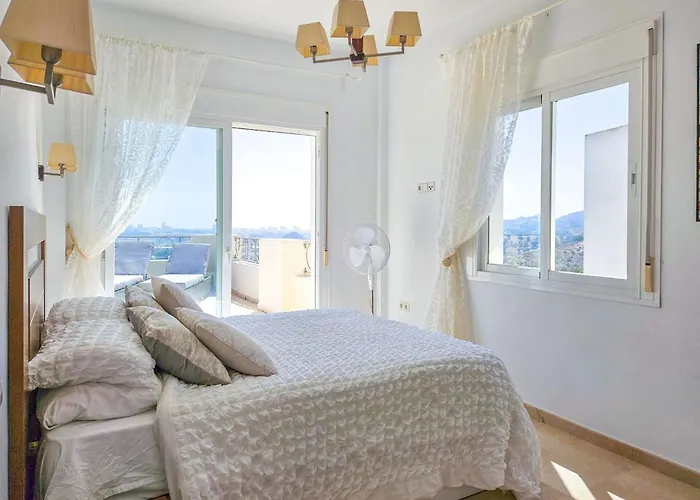 5 Bed With Pool In Cerros De Aguila * 丰希罗拉