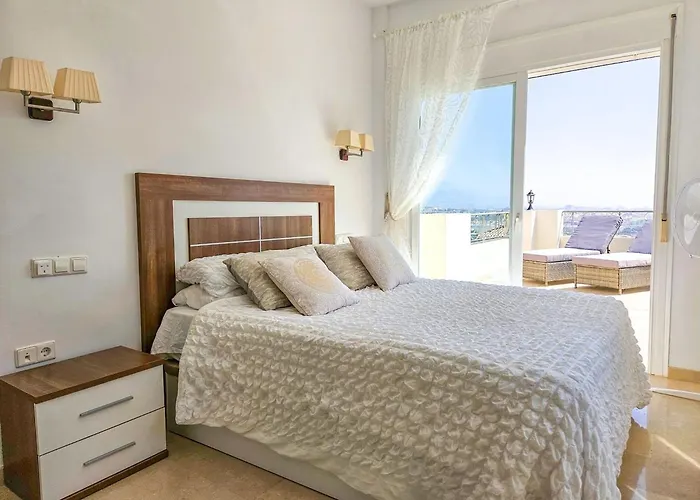 5 Bed With Pool In Cerros De Aguila * 丰希罗拉