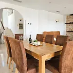 5 Bed With Pool In Cerros De Aguila