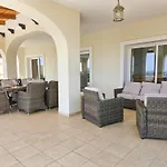 5 Bed With Pool In Cerros De Aguila *