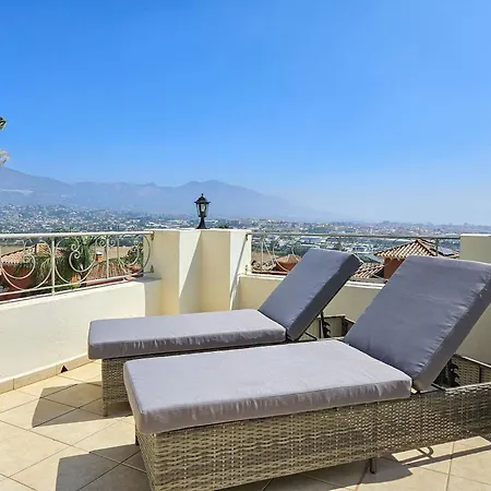 5 Bed With Pool In Cerros De Aguila *