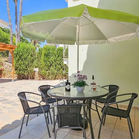 5 Bed With Pool In Cerros De Aguila *