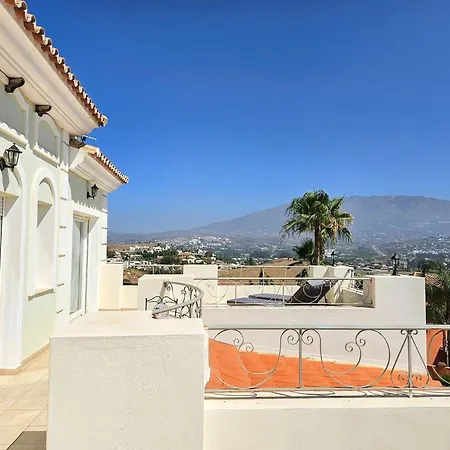 빌라 5 Bed With Pool In Cerros De Aguila