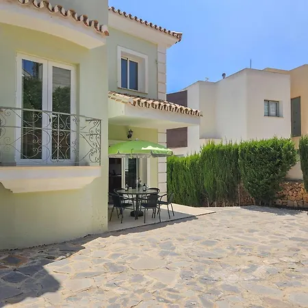 Villa 5 Bed With Pool In Cerros De Aguila