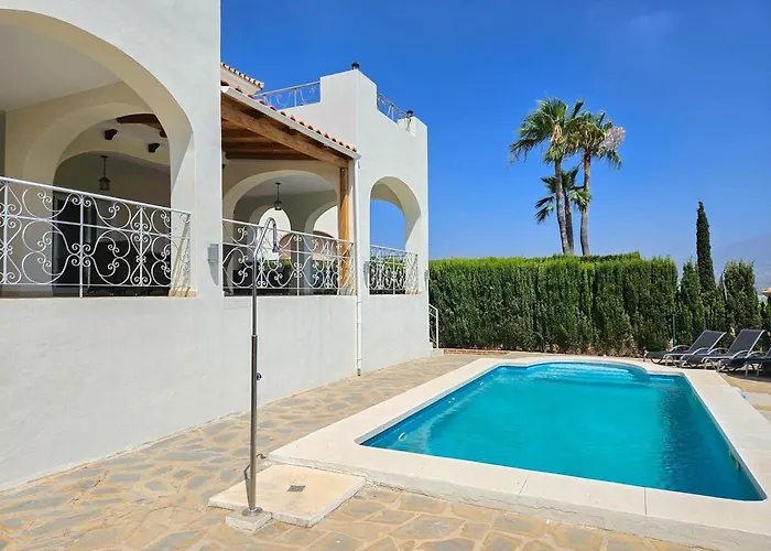 5 Bed With Pool In Cerros De Aguila Villa