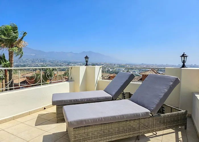 5 Bed With Pool In Cerros De Aguila *