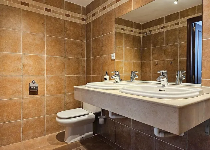 Villa 5 Bed With Pool In Cerros De Aguila *