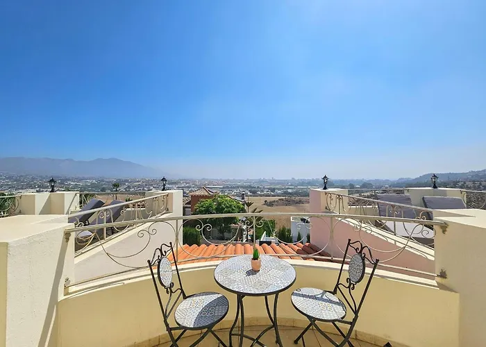 5 Bed With Pool In Cerros De Aguila Villa *