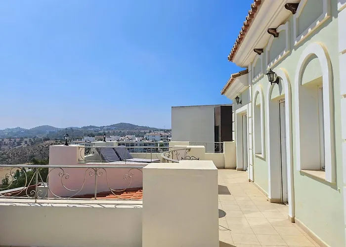 Villa 5 Bed With Pool In Cerros De Aguila Fuengirola