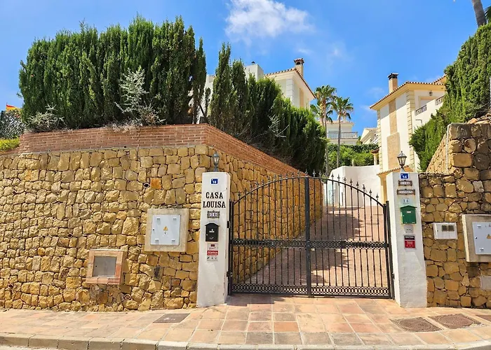 5 Bed With Pool In Cerros De Aguila