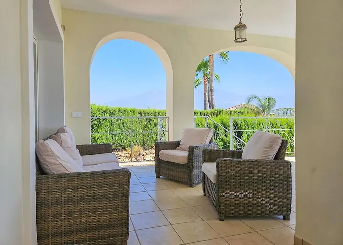 5 Bed With Pool In Cerros De Aguila Fuengirola