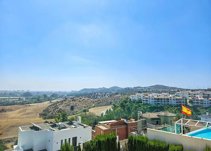 Villa 5 Bed With Pool In Cerros De Aguila *