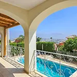 ヴィラ 5 Bed With Pool In Cerros De Aguila フエンヒロラ