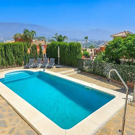 5 Bed With Pool In Cerros De Aguila * フエンヒロラ
