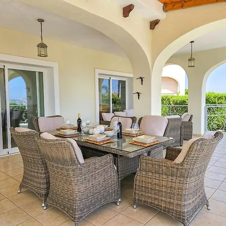 ヴィラ 5 Bed With Pool In Cerros De Aguila *
